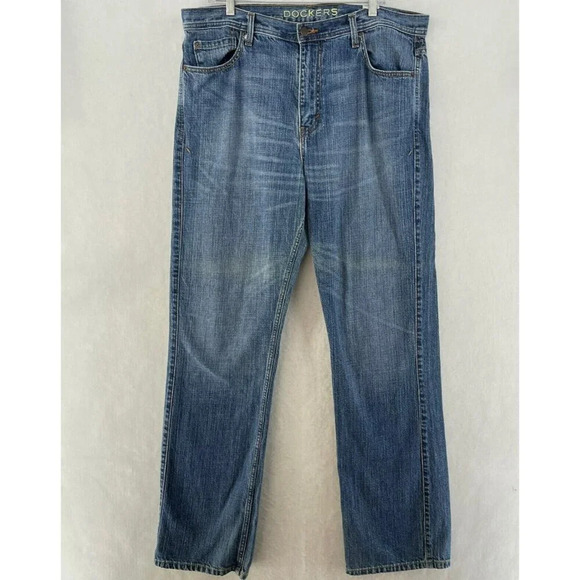 Dockers Jeans Men's 36x34 Blue Medium WashDenim Classic Fit Straight Leg  Button - Picture 1 of 10